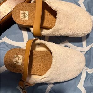 Reef White and Tan Mules